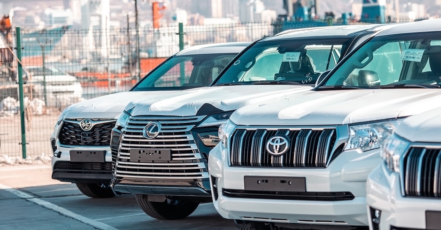 Подержанные авто владивосток. Land Cruiser 2022 года. Владивосток автомобили. Большая машина 2022.
