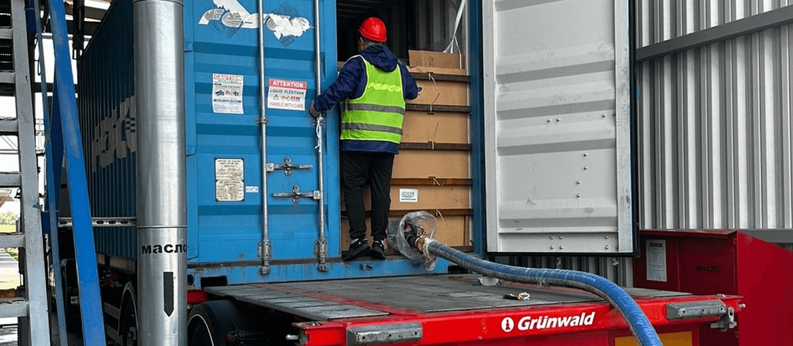 Перевозка наливных грузов во флекситанках