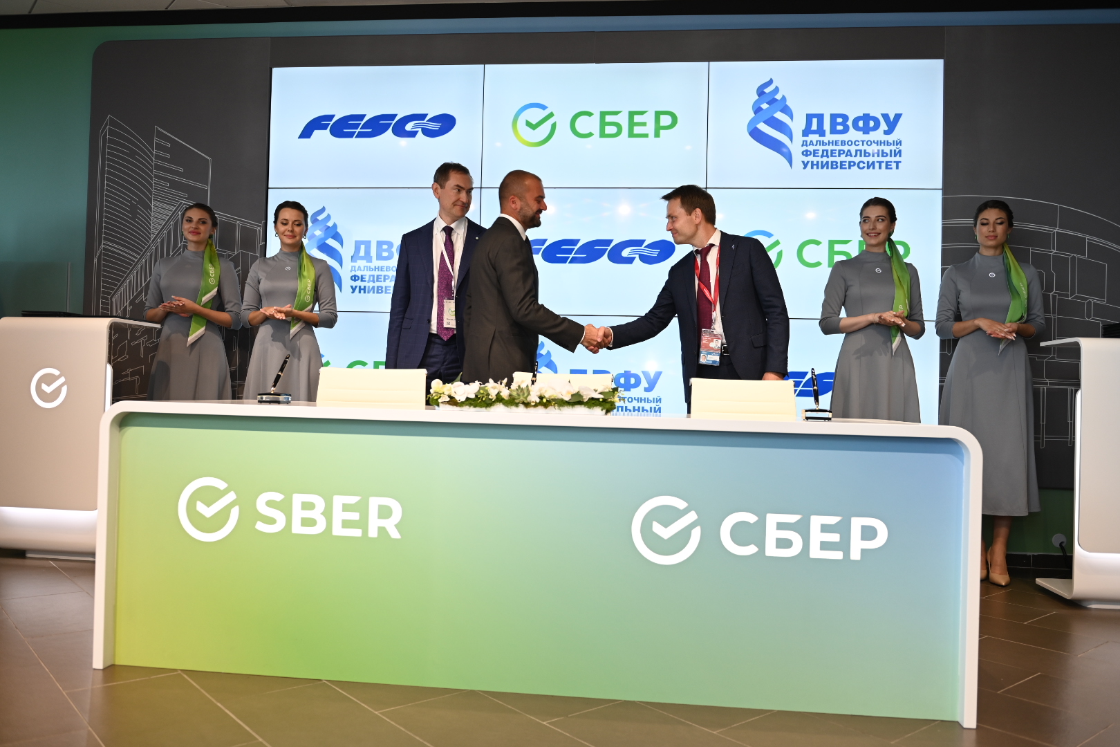 FESCO, Сбер и ДВФУ задействуют искусственный интеллект для повышения эффективности морских грузоперевозок