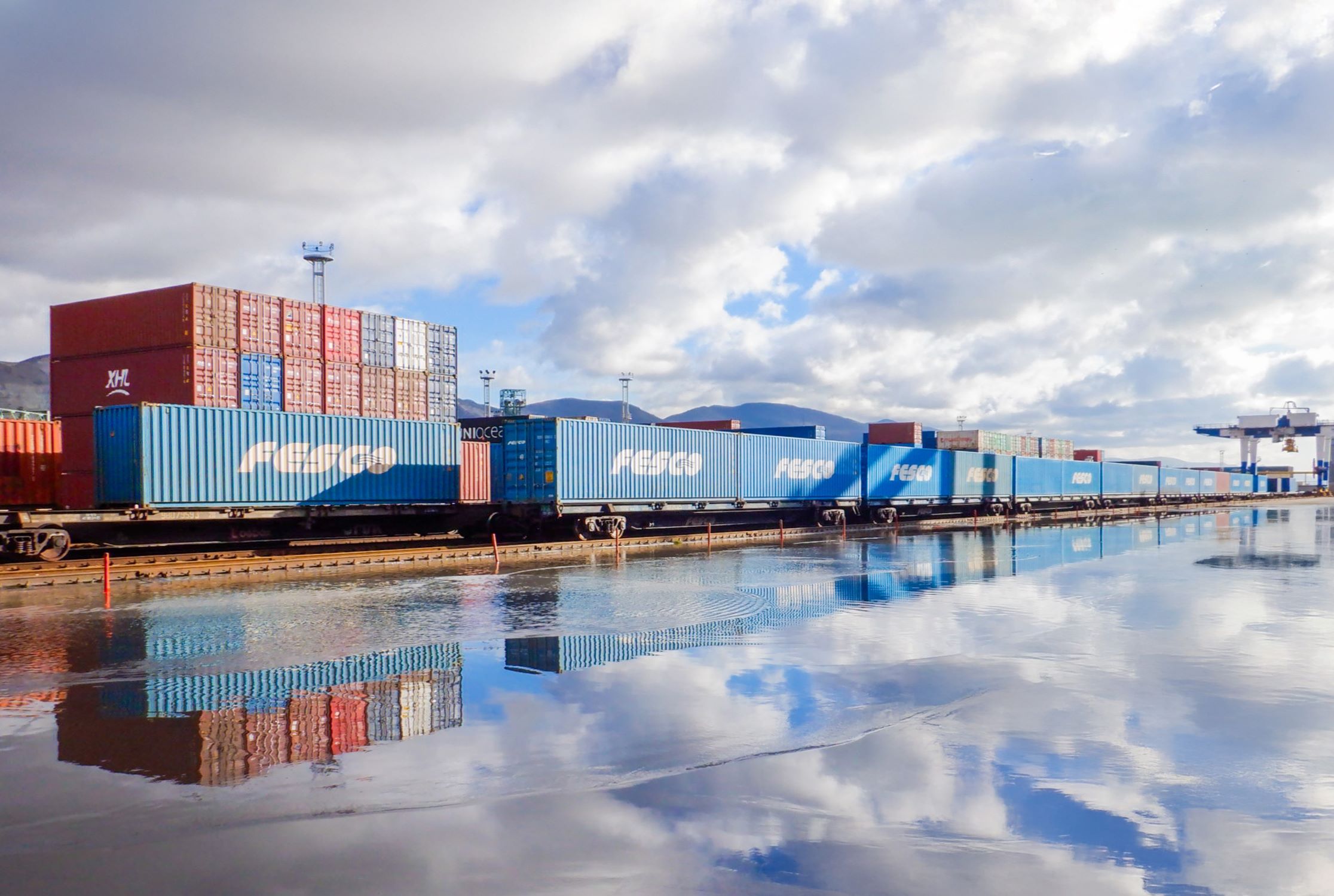 FESCO отправила из Новороссийска в Москву 100 поезд