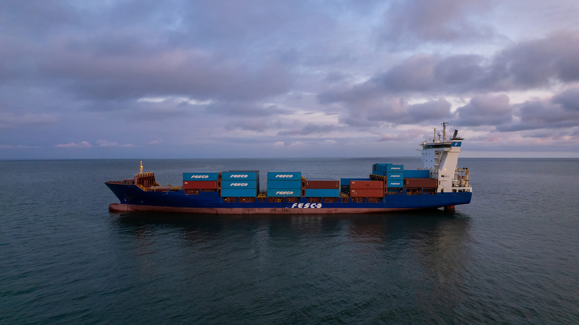 Контейнерные перевозки FESCO между Санкт-Петербургом и Калининградом в первом полугодии 2025 года выросли почти в два раза